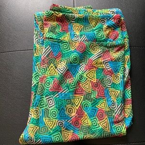 *Tall and curvy LuLaRoe Leggings